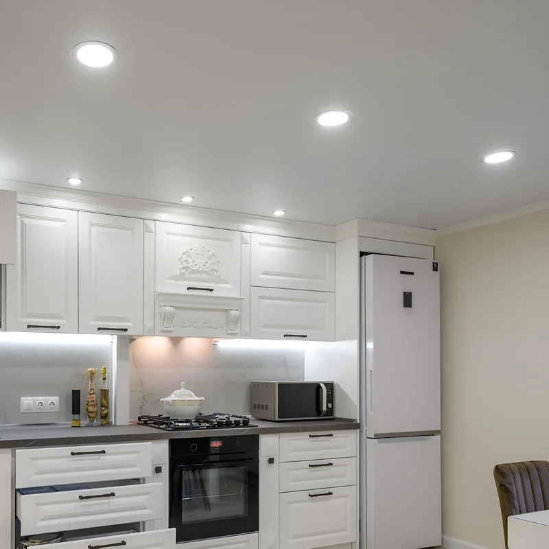 Braytron LED Deckenleuchte 6W 230V Anschluss Warmweiß, Neutralweiß, Kaltweiß 3IN1, 470 Lumen, IP40 Deckenlampe für Wohnzimmer, Küche, Flur (Weiß) – Ansicht 2