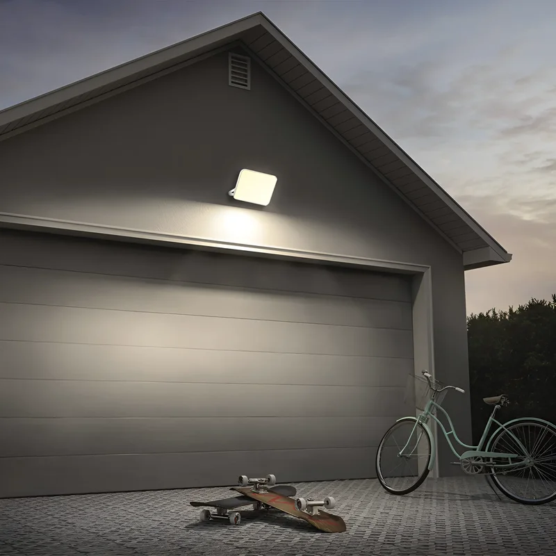 Braytron LED Flutlichtstrahler 100W, IP65, 3CCT, gleichmäßiges Licht ohne sichtbare LEDs, Außenstrahler für Baustellen, Hallen und große Flächen – Ansicht 2